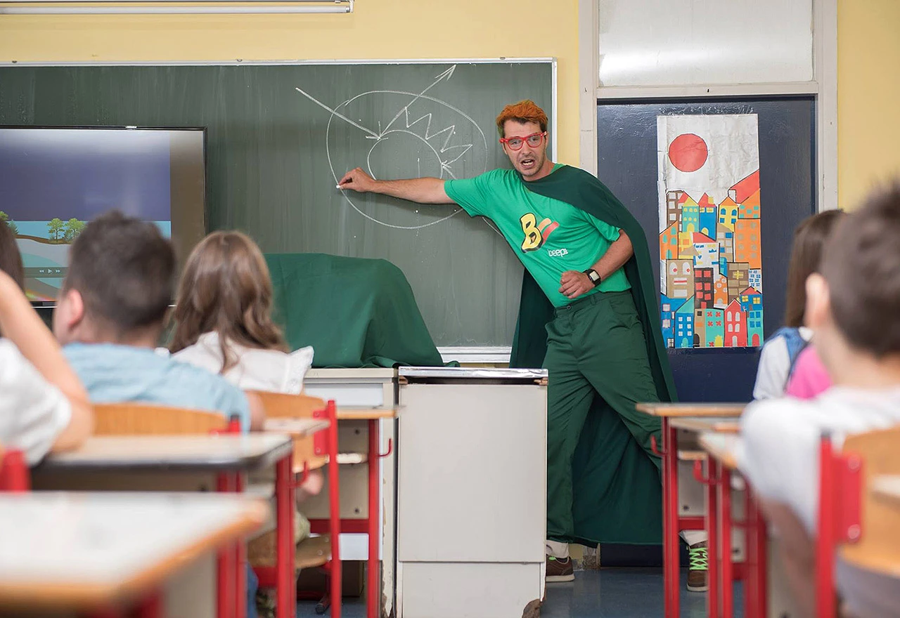 Superjunak Beepster učio mostarske osnovce o energetskoj učinkovitosti