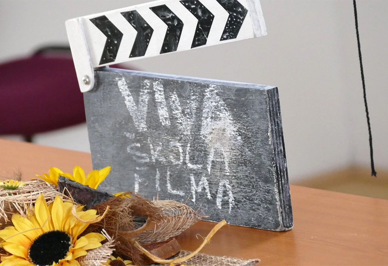 Mladi ljubušaci filmom poručuju - AUFWIEDERSEHEN! 