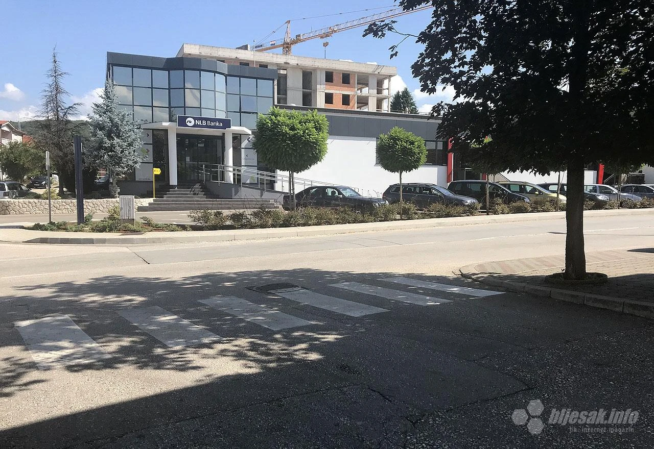 Široki Brijeg: Automobil udario pješaka i teško ga ozlijedio