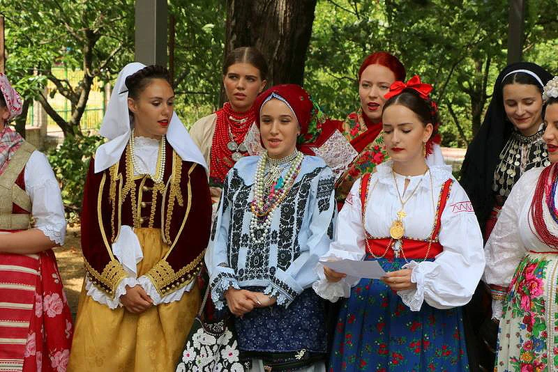 Revija tradicijske odjeće i izbor najljepše Hrvatice u narodnoj nošnji