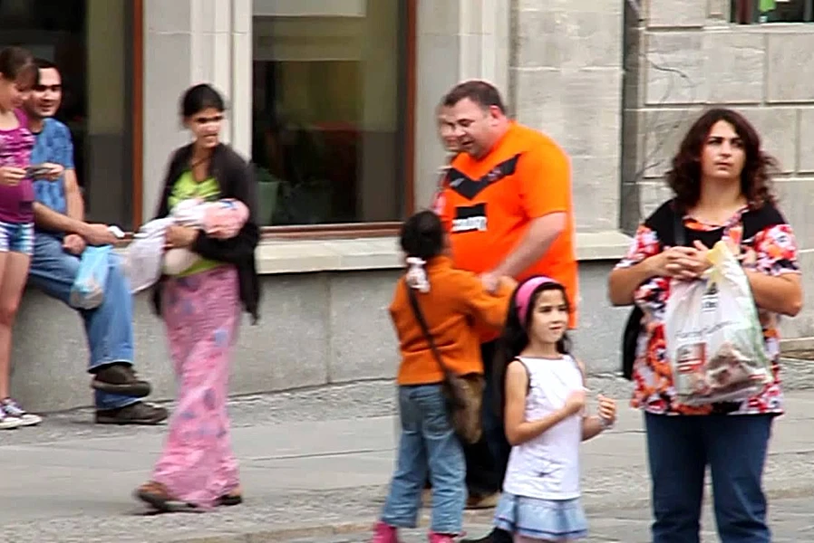 Cijele obitelji dolaze prositi u Mostar