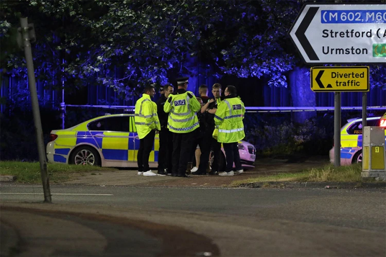 Manchester: Zaletio se autom među pješake