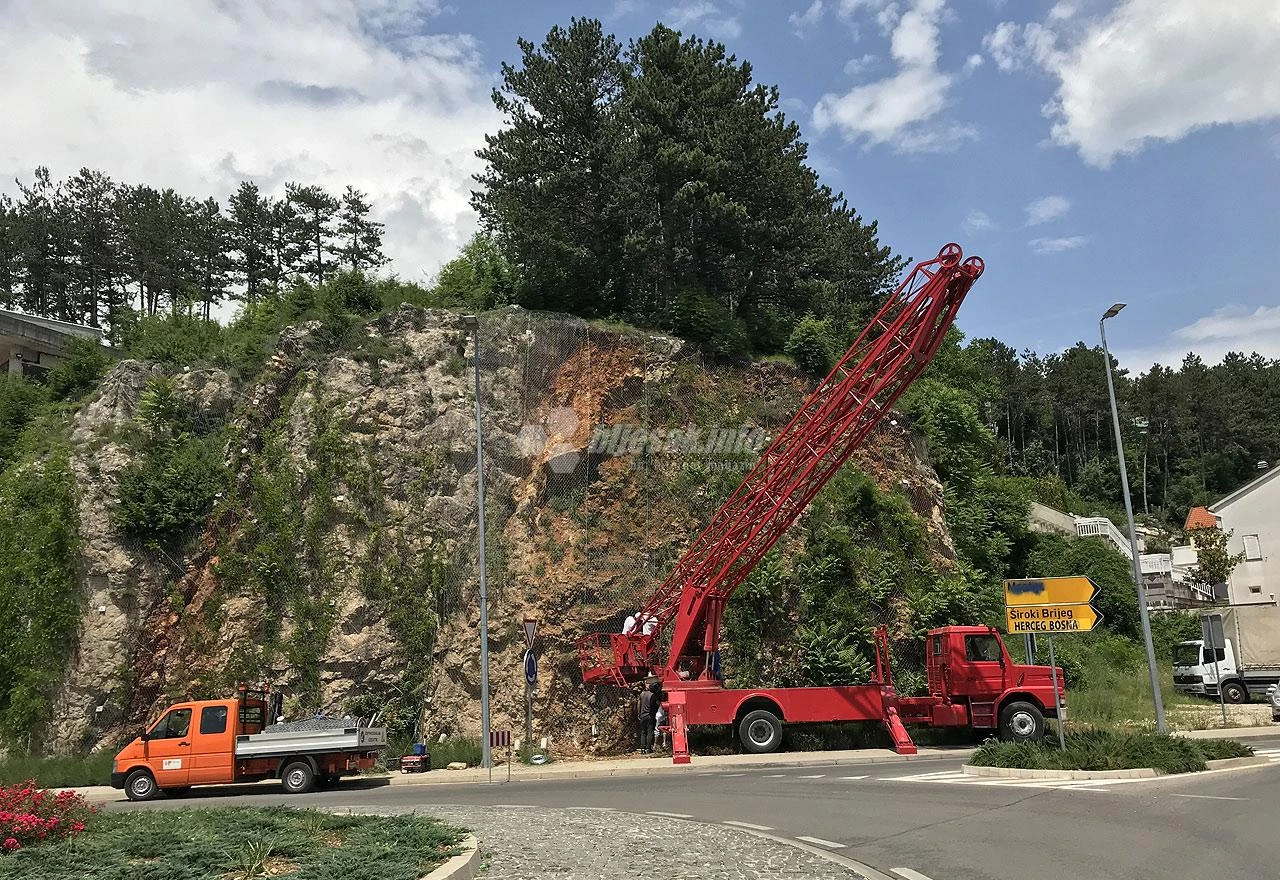 Široki Brijeg: Nakon skoro pola godine postavljena zaštitna ograda