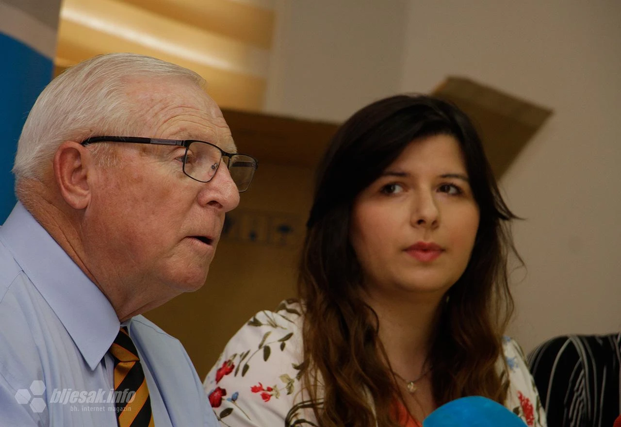 Očno odjeljenje bolnice 'dr. Safet Mujić' dobilo opremu za oftalmološke preglede 