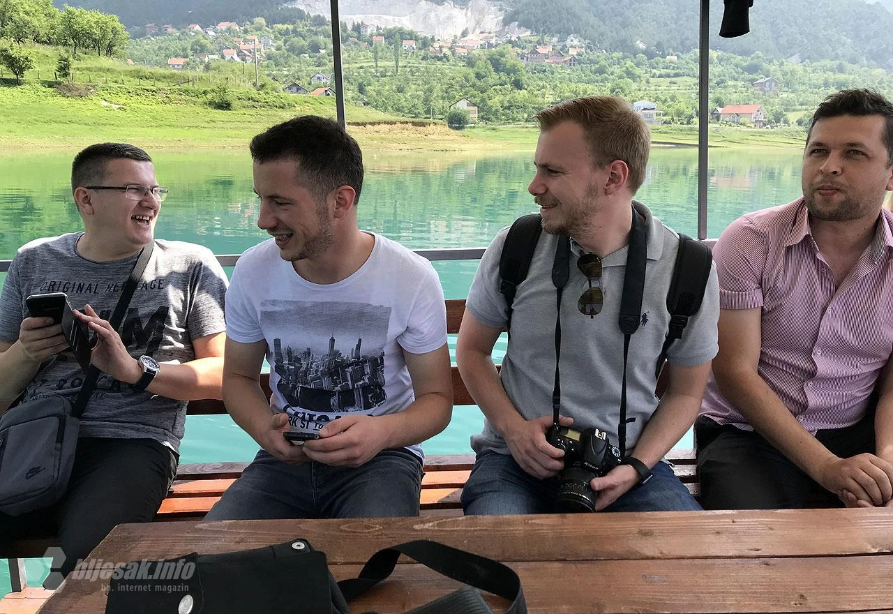Novinari uživali u očaravajućoj Rami