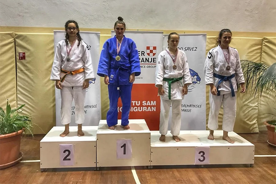 Lončar i Salmanić pokorili Salona Open