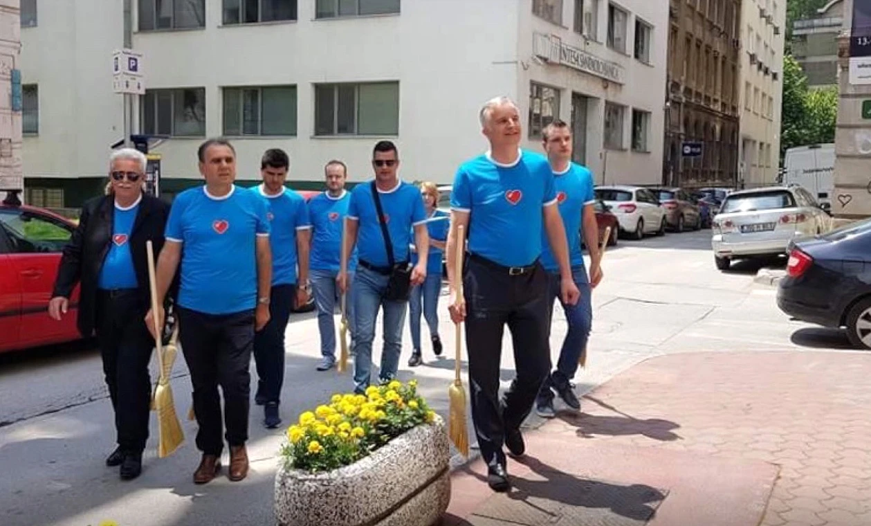 Lijanović s metlom na izbore