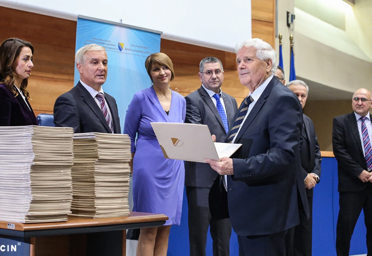 Babini savjetnici u dvije fotelje