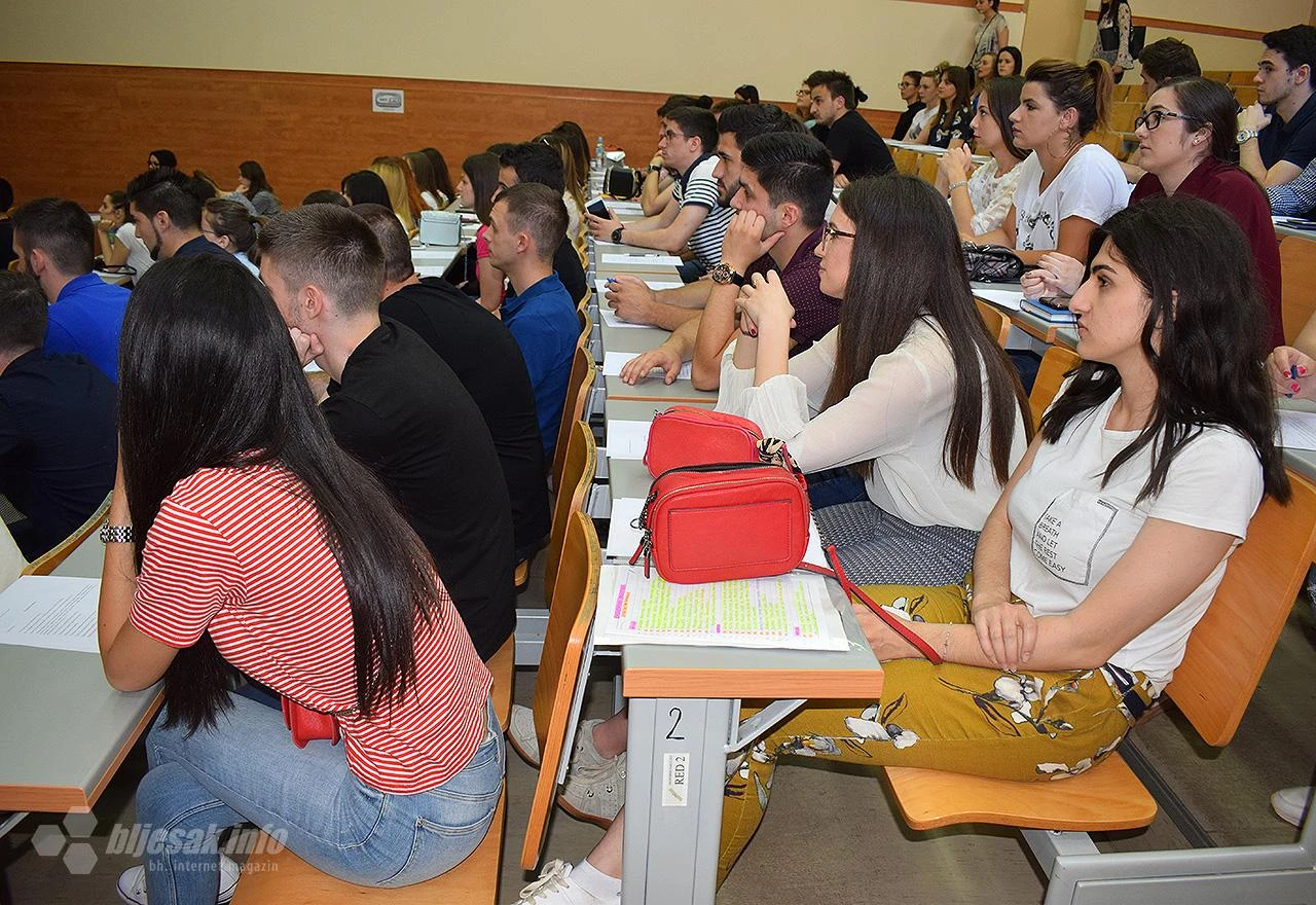 Studentima predstavljen način pisanja životopisa
