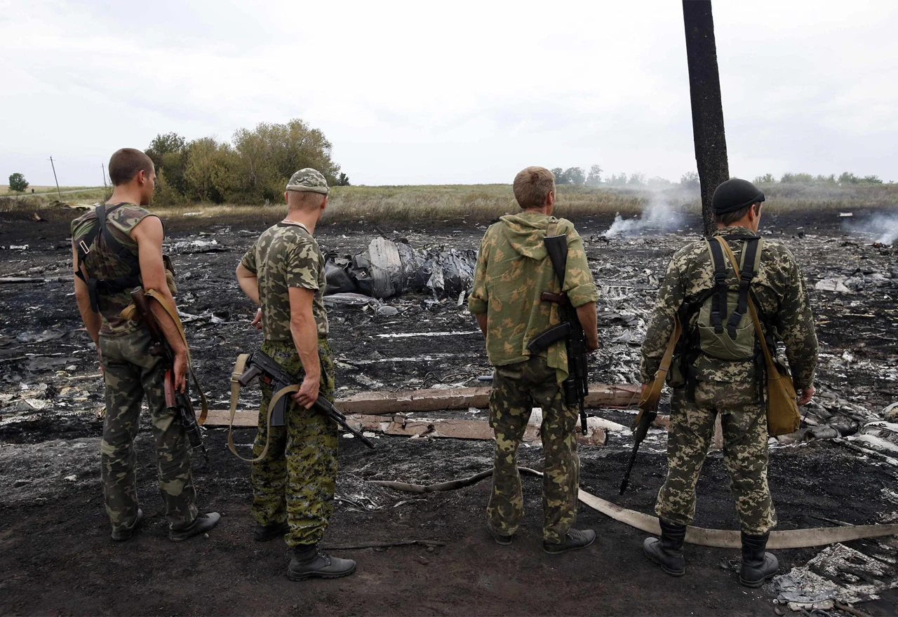 Zrakoplov Malaysia Airlinesa MH17 iznad Ukrajine oboren ruskim projektilom