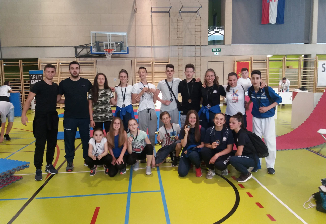 SKK Neretva osvojio 13 medalja na 2. Split karate kupu