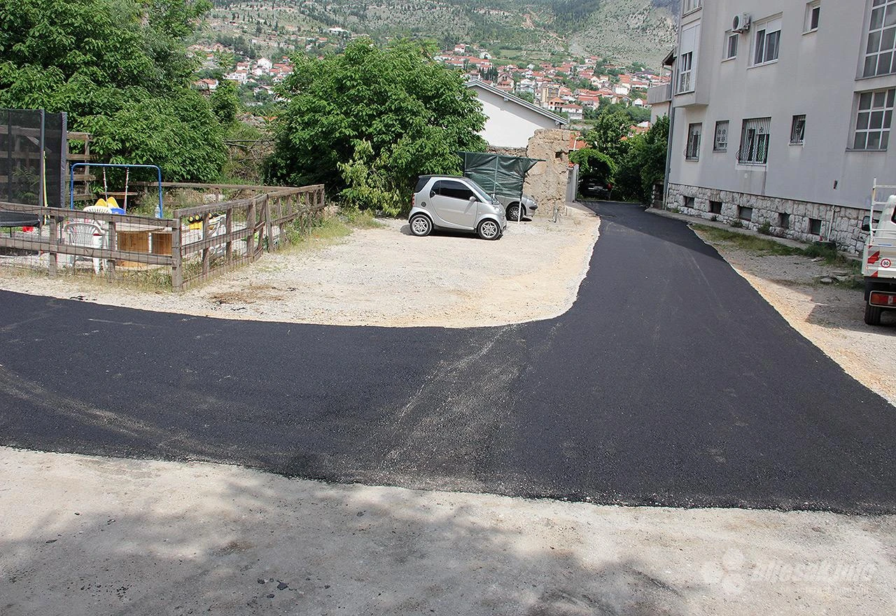 Stanari Šantićeve ulice napokon dobili asfalt