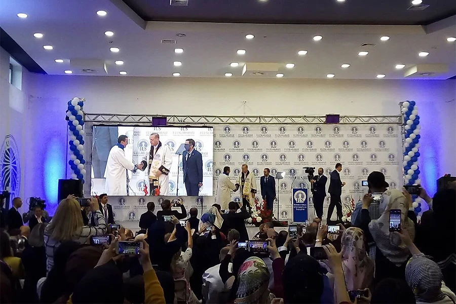 Erdoganu dodijeljen počasni doktorat u Sarajevu