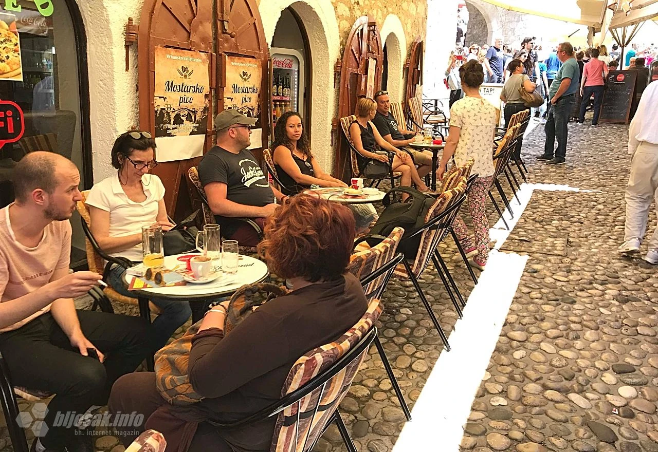 Turisti očarani Mostarom: Most kao iz bajke, rijeka oduzima dah 