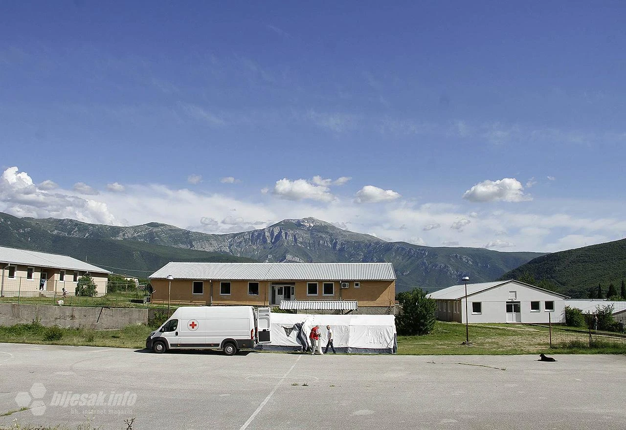 Mostar: Tko želi pomoći migrantima može to učiniti preko Crvenog križa