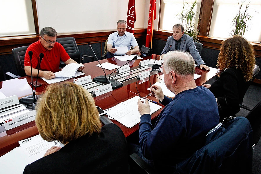 Kandidat SDP za Predsjedništvo poznat sljedeći tjedan; osuđuju govor Grabar-Kitarović i Erdoganov skup