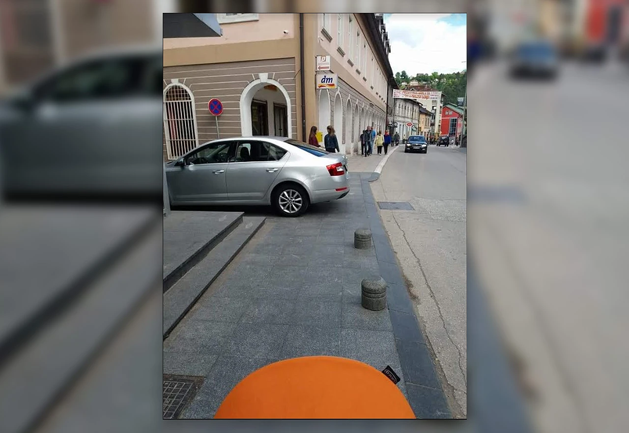 Kako parkiraju općinari u Konjicu?