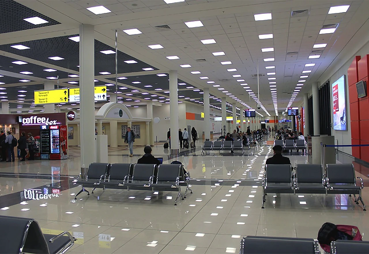 Ne spavajte na stolicama i klupama na moskovskim aerodromima!