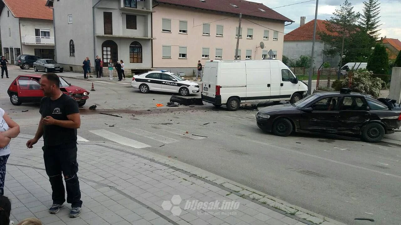 Duvanjsko raskrižje smrti: Osoba ozlijeđena u prometnoj nesreći životno ugrožena