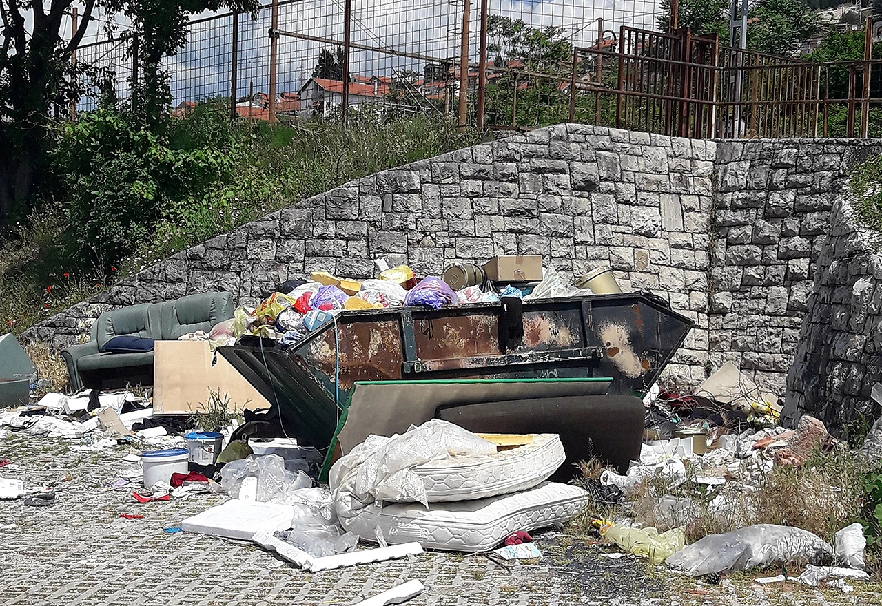 Prozivanje mostarskih komunalaca: Zašto plaćamo, ako ne čistite?