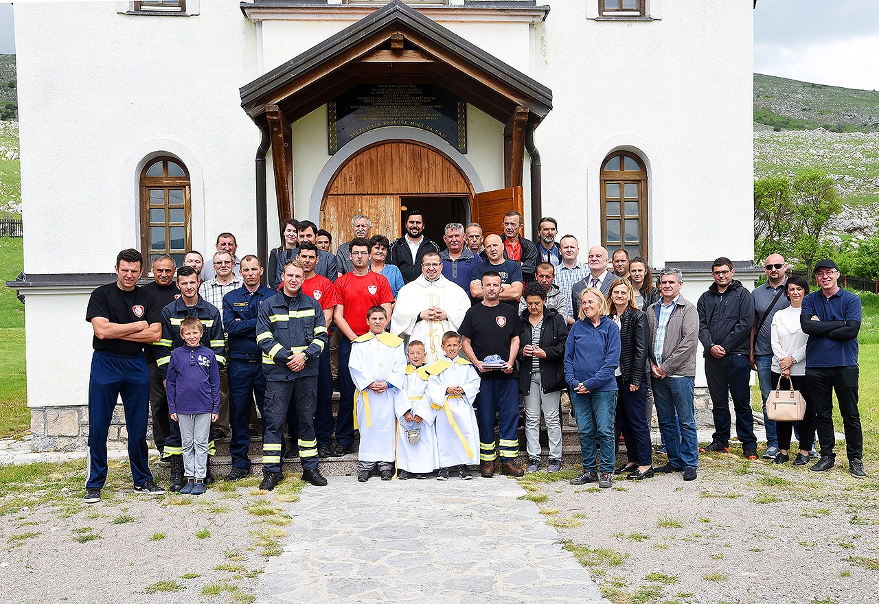 U Bos. Grahovu sv. Florijan okupio vatrogasce iz HBŽ i RH