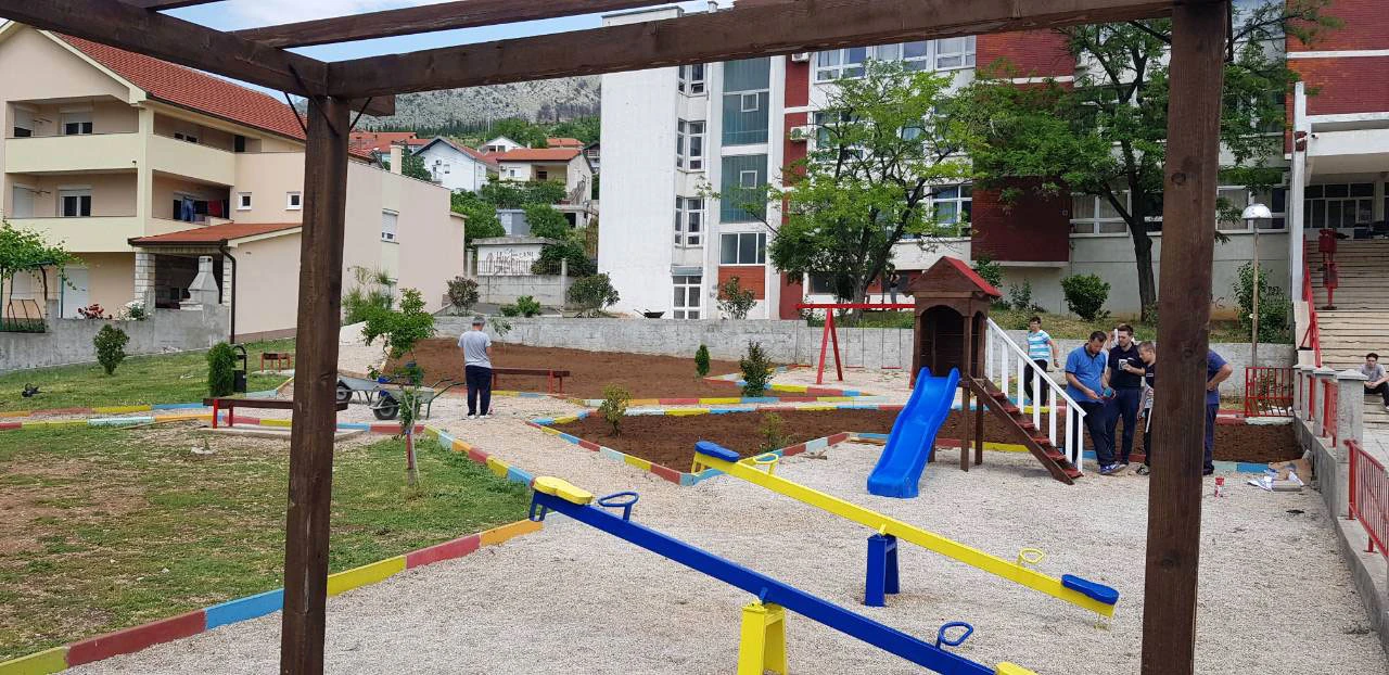Mostar: Vraćen stari sjaj školskom parku