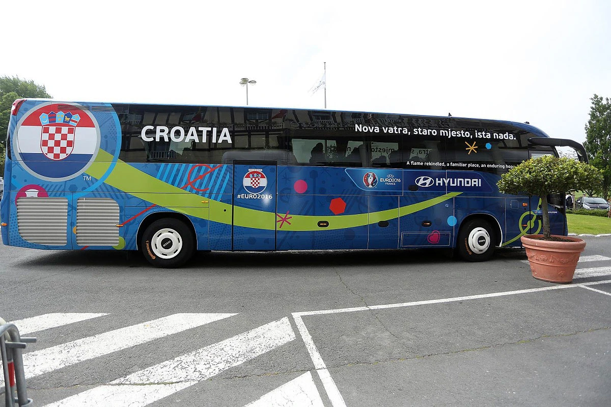 Izaberite slogan na hrvatskom autobusu u Rusiji