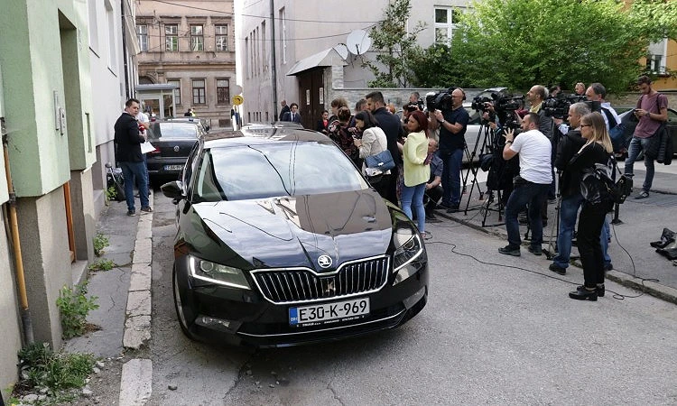 Komšić prije sastanka o Izbornom zakonu: Sastajemo se da usrećimo Čovića