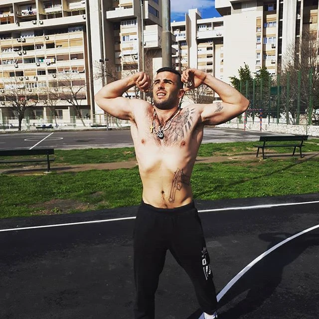 Ubojičin videoblog: Tu sam ja i Bog. Nema nikoga više.