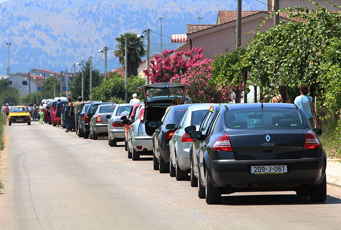 Svi žure na prvomajski provod: Pojačan promet na granicama