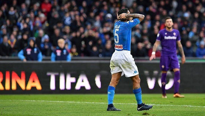 Suze u Napulju: Poraz Napolija u Firenci, Juventus praktički prvak