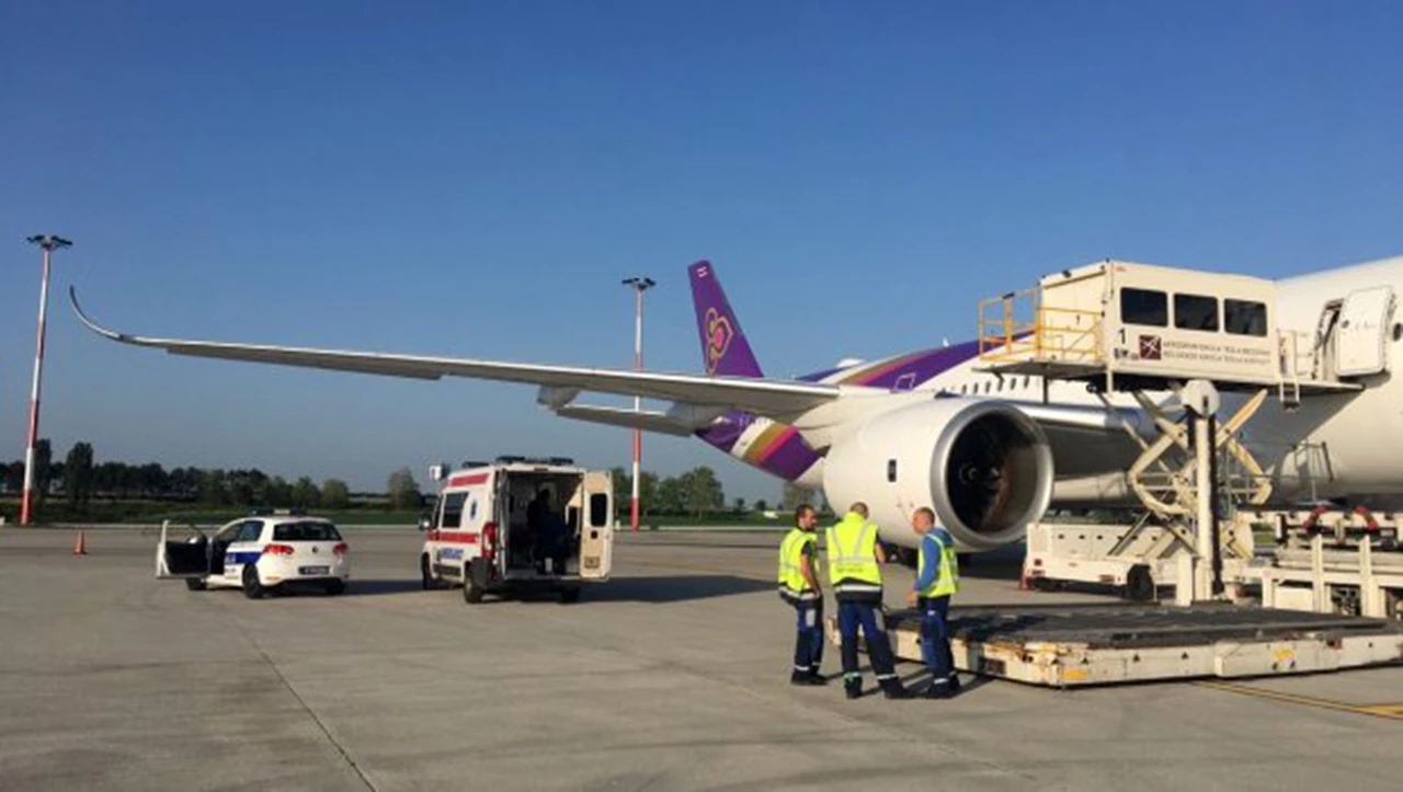 Dva aviona prinudno sletjela u Beograd, jedan putnik preminuo