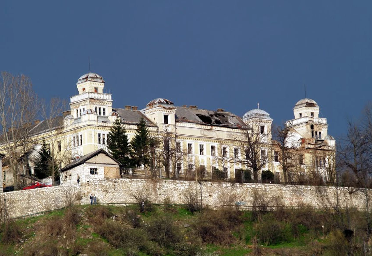 Grad Sarajevo dobio objekt devastirane vojarne Jajce