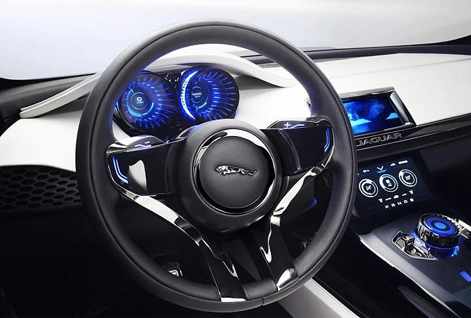 Jaguar obilježava pola stoljeća XJ modela