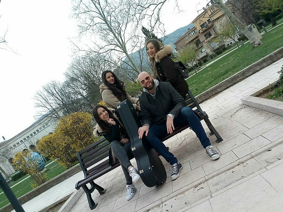 "Ljubljeni učenik" objavio video spot za pjesmu ''S Tobom lakše je'' 