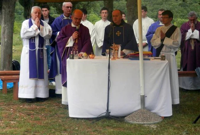 Sveta Misa i komemoracija na Radimlji