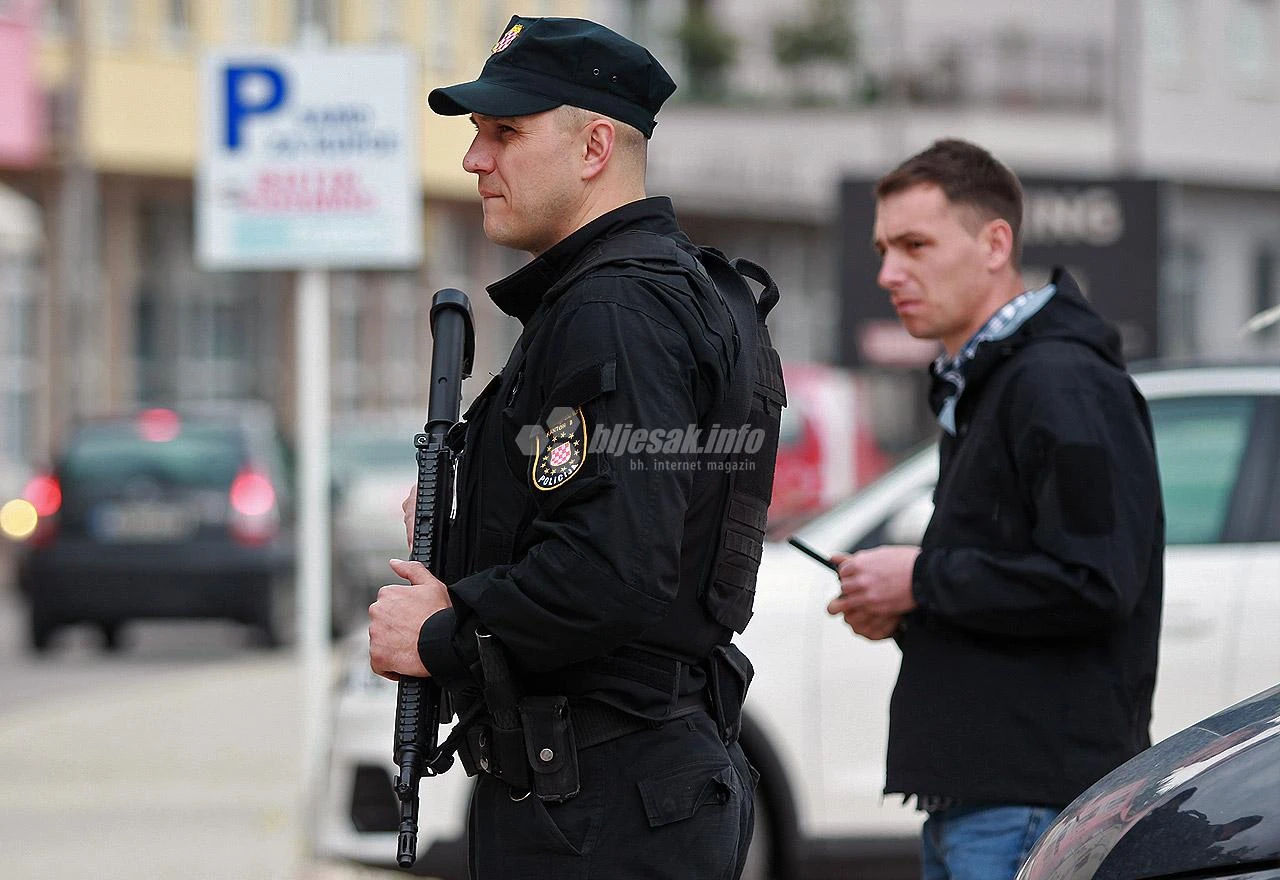 Policija s dugim cijevima blokirala Široki Brijeg