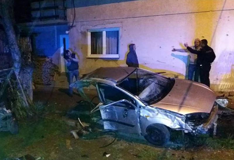 Mostarac ''prepolovio'' automobil u stravičnoj prometnoj nesreći