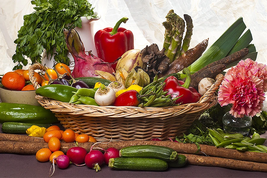 12 proljetnih namirnica koje pomažu u skidanju kilograma