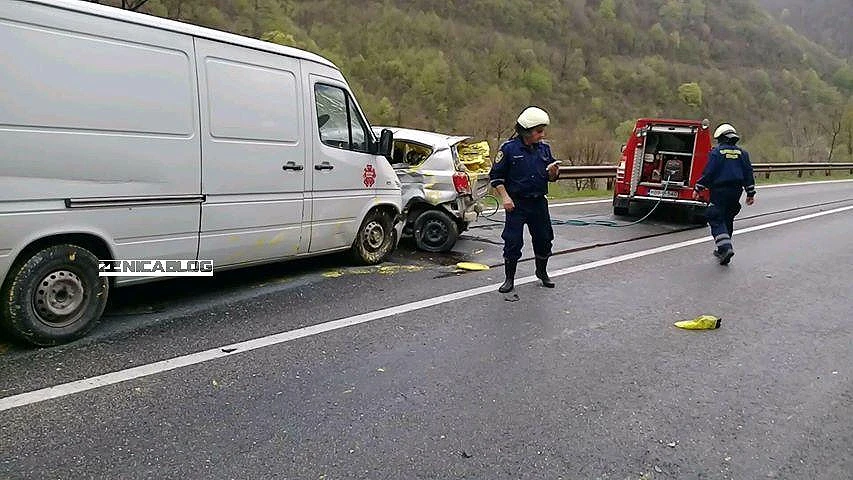 Četverostruki sudar na M-17: Poginula jedna osoba