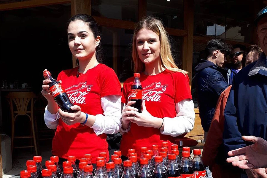Prva vožnja žičarom uz Coca-Colu
