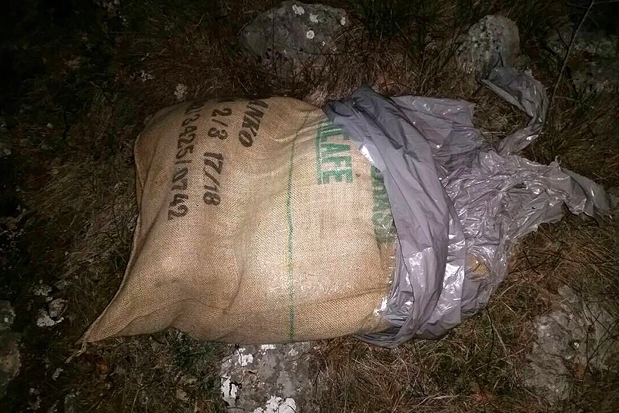 Hercegovina: Pješice pokušali prokrijumčariti 33 kg marihuane preko granice