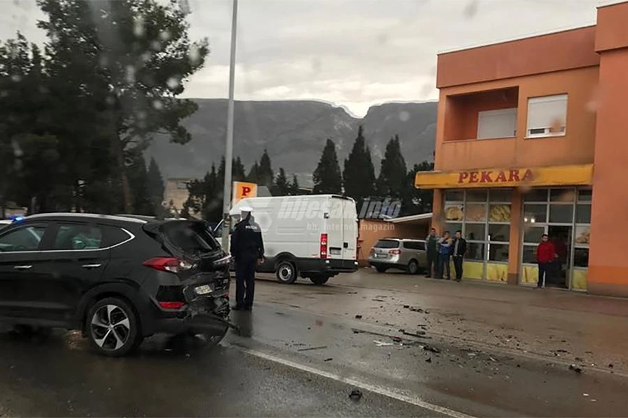 Sudar kombija i terenca južno od Mostara