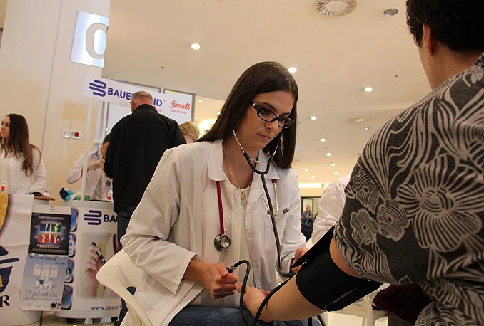 Besplatno mjerenje tlaka i šećera u krvi
