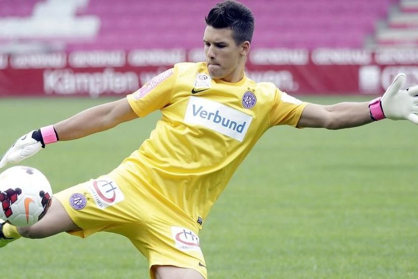 Kakav gol Osmana Hadžikića - u vlastitu mrežu!