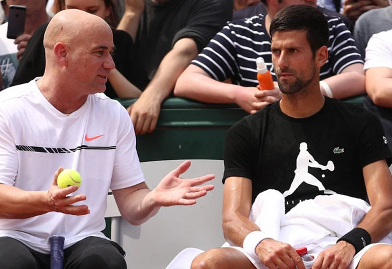 Agassi napustio Đokovića