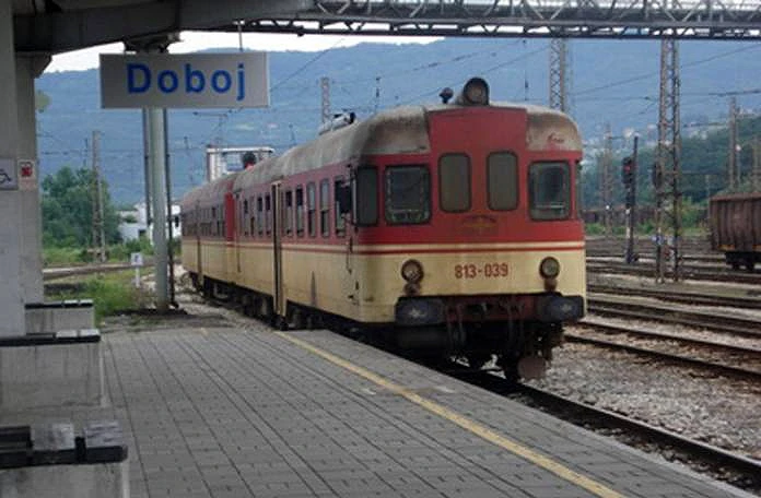 Radnika željeznica udarila lokomotiva, nije životno ugrožen