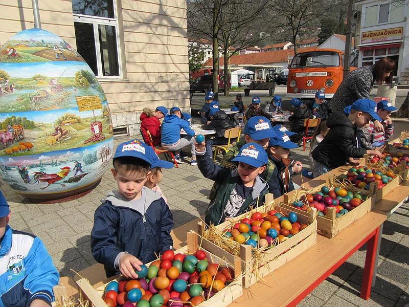 Ljubuški: Djeca podijelila 1.444 pisanice