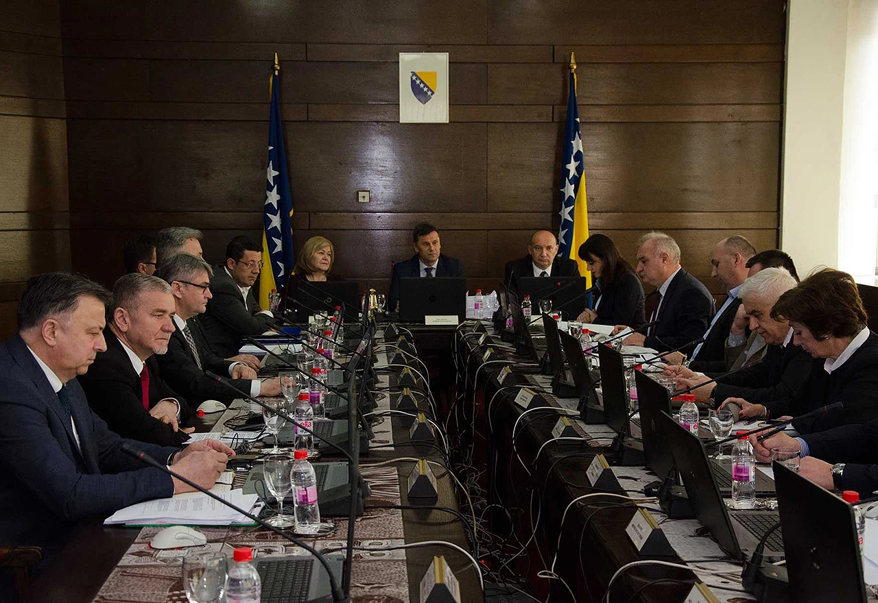 Vlada produžila moratorij na zapošljavanje