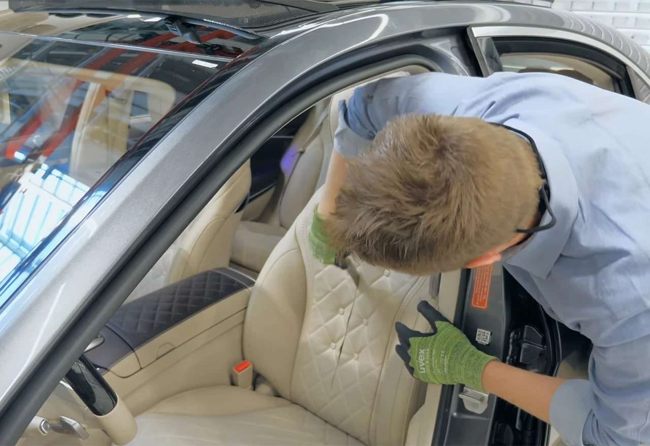 Pogledajte što krije sjedište jednog od najboljih luksuznih automobila